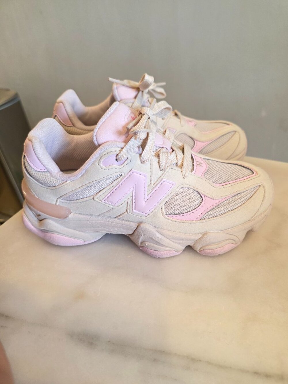 New Balance 9060 Dream State kids size 2 - Picture 2 of 5